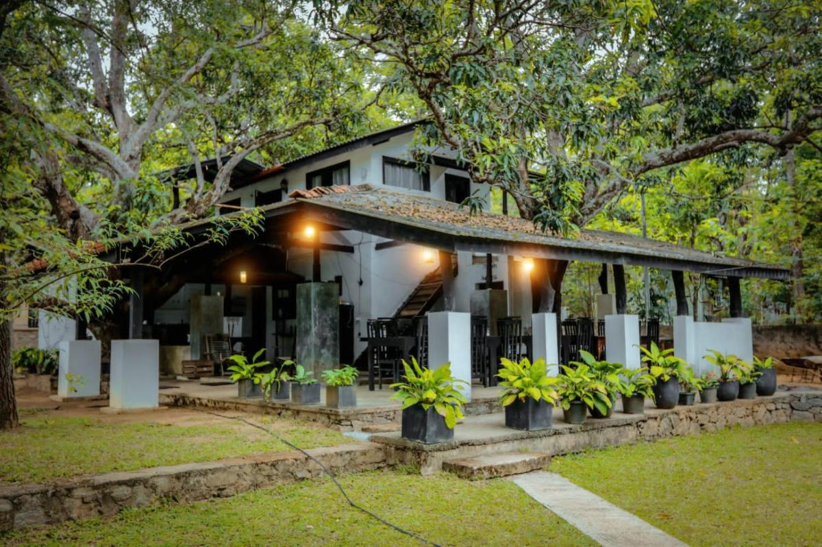 Hotel Sigiriya Kele - Housity