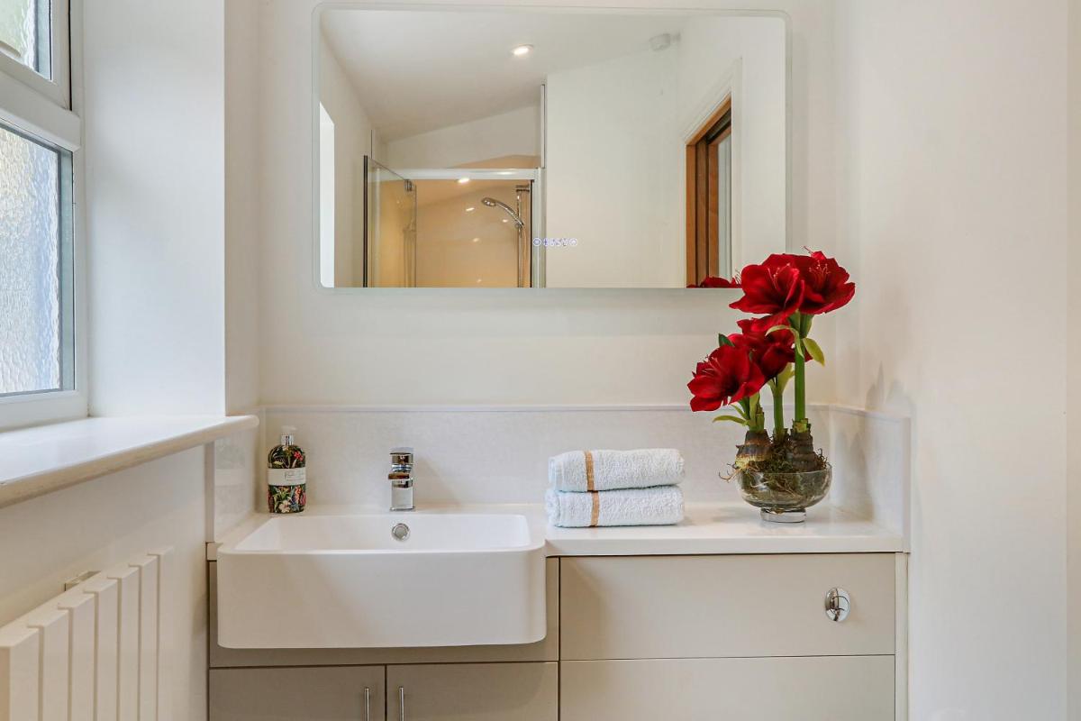 Badger Cottage - Housity