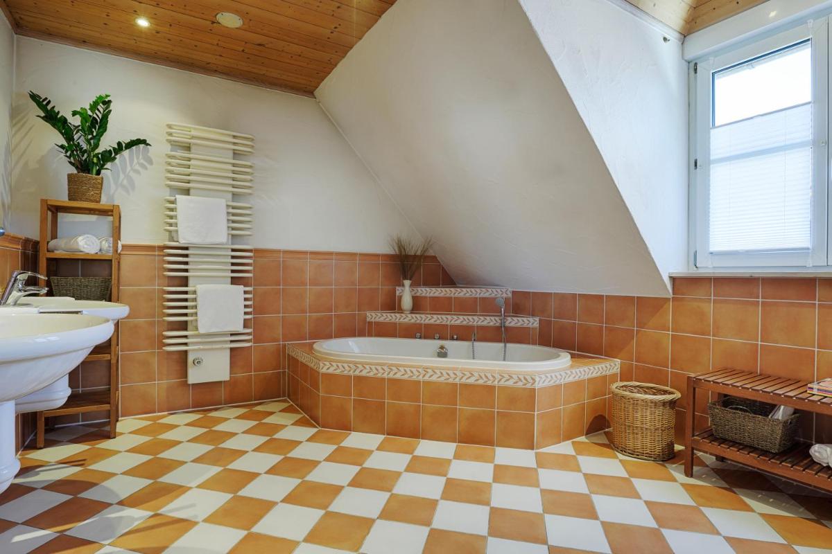 Ferienhaus Schwab - Sauna, eigene Terrasse, 3 Schlafzimmer - by homekeepers - Housity