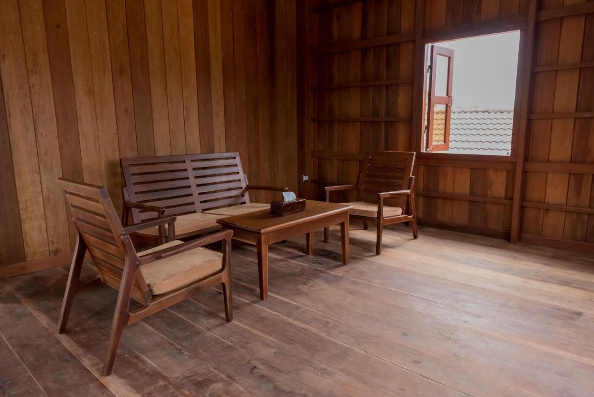 Beyond Angkor Homestay - Private Floor 2-Bedroom & Living Room - Housity