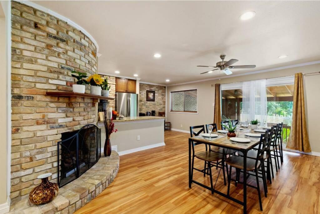Yellow Stone: Chef's Kitchen, Patio & Location - Housity