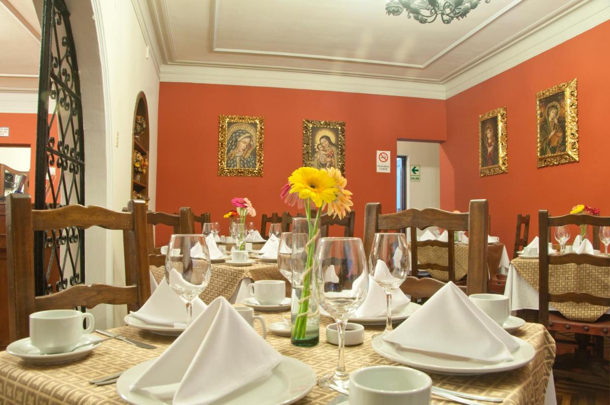 Hotel San Isidro Inn - Housity