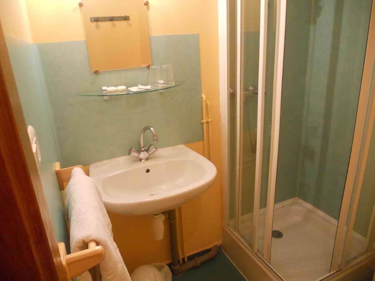 Auberge du Saut des Cuves - Housity