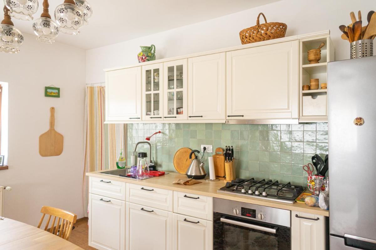 Generous family home - Housity