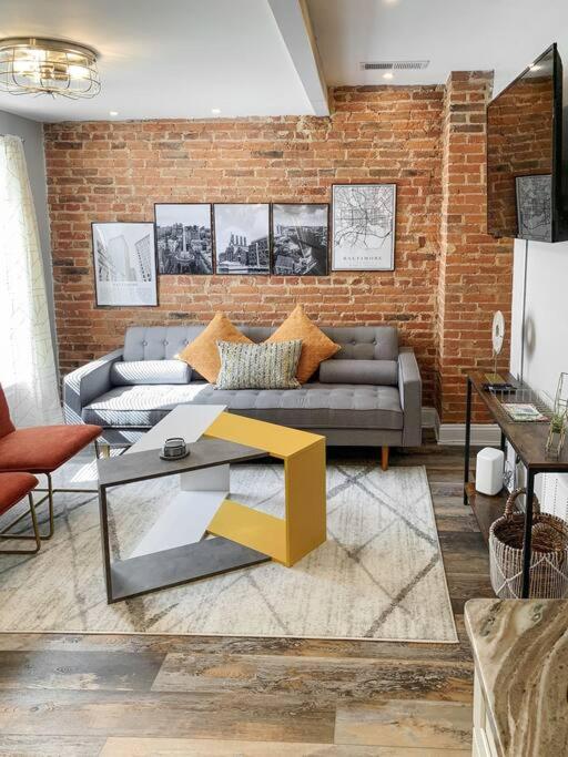 Cozy Modern Apt in the Heart of Fells Point! - Housity