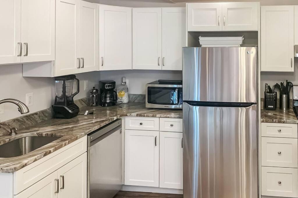 Cozy Modern Apt in the Heart of Fells Point! - Housity