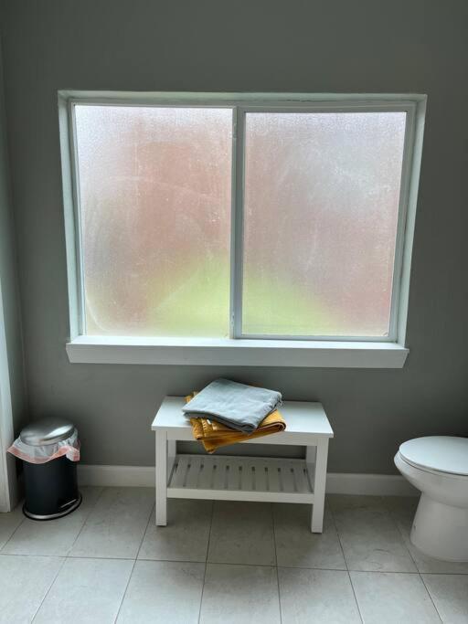Comfy Suite private entrance & private bathroom - Housity