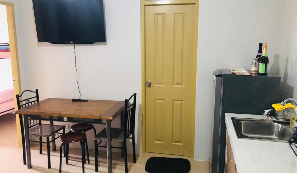 Suitetrails - One Spatial Two Bedroom Condominium Unit with Pool and Gym