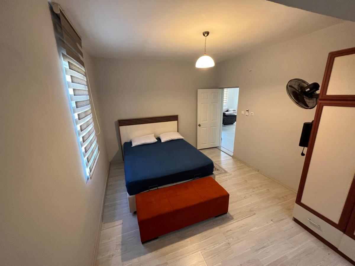 Private House with 1500 m2 Garden - Housity