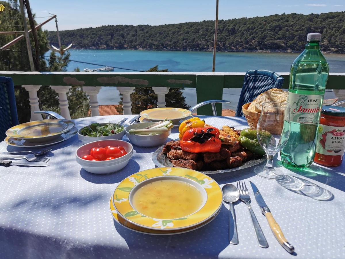 Cosy room Arba with private bathroom and sea view - Housity