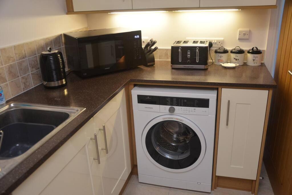 Round The Bend, an annexe in the quiet village of Odcombe - Housity