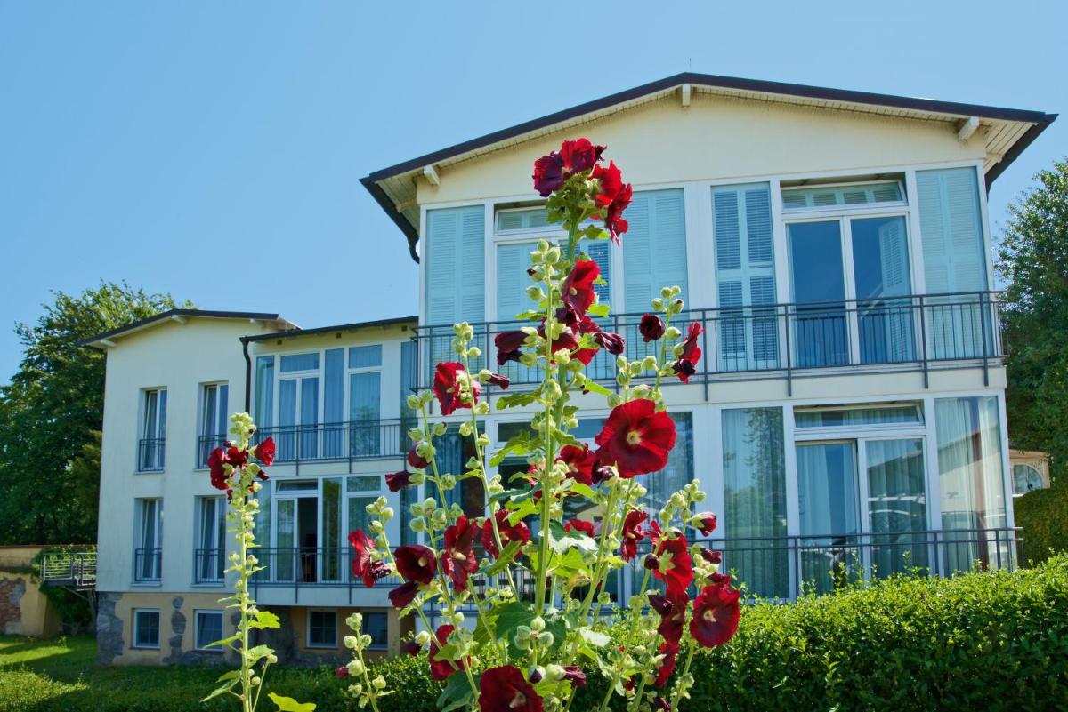 Panorama Hotel Lohme - Housity