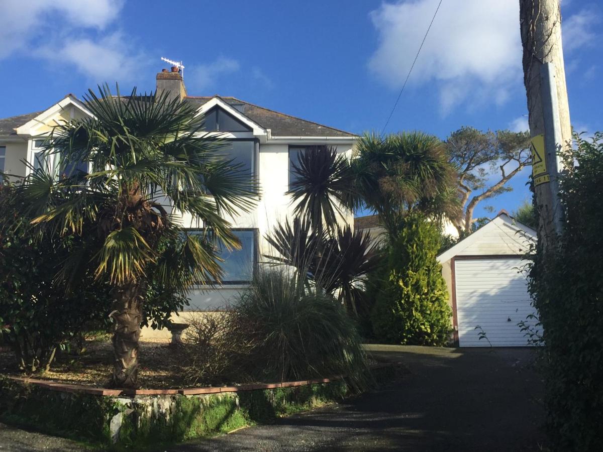 Sunnyview 5-Bed House in Kingsbridge with parking - Housity