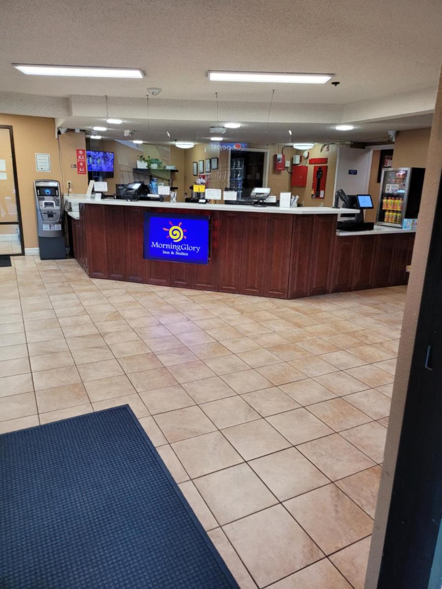 MorningGlory Inn & Suites - Housity