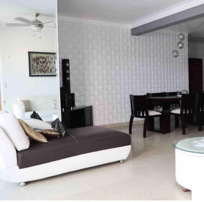 Self check in , moderno, A/C completo Wifi, TV 4K - Housity