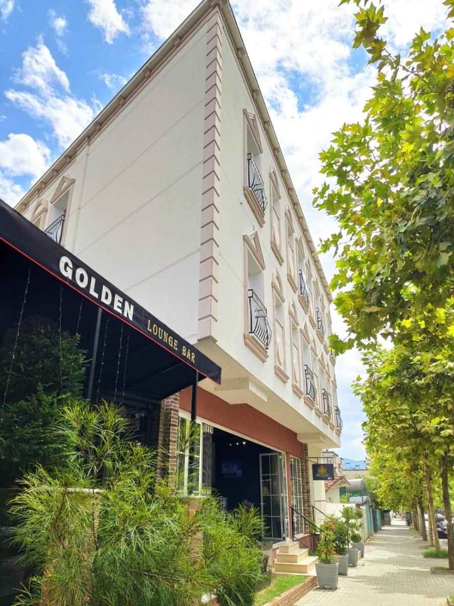 Hotel Golden - Housity