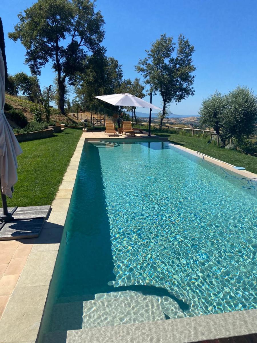 PODERE TORRICELLE 69B Pancole Gr, seaview infinity pool, jacuzzi and sauna, exclusive villa for 4 and independent extra suite for 2 in main villa with private ensuite bathroom, kitchenette, dining area for 6 with barbeque in exclusive private garden - Housity