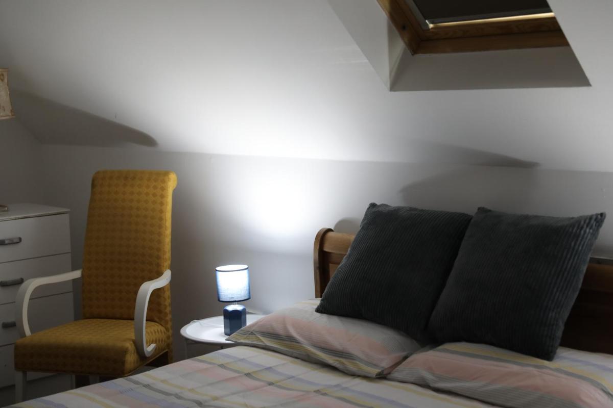 Cosy Loft situated on shores of Lough Neagh - Housity