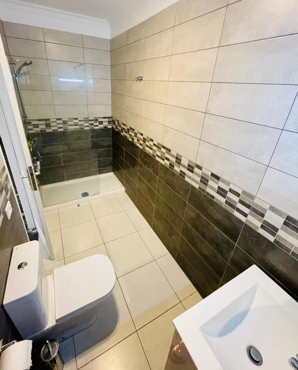 Magnificent Apt. with Sea View, Cliff & Marina - Housity