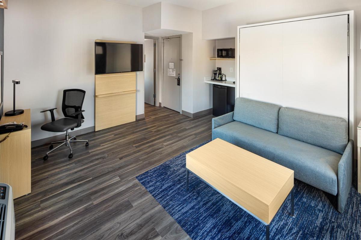Holiday Inn Express & Suites - Atlanta Downtown, an IHG Hotel - Housity