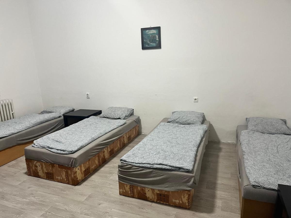 Restaurace u Skálu - Housity