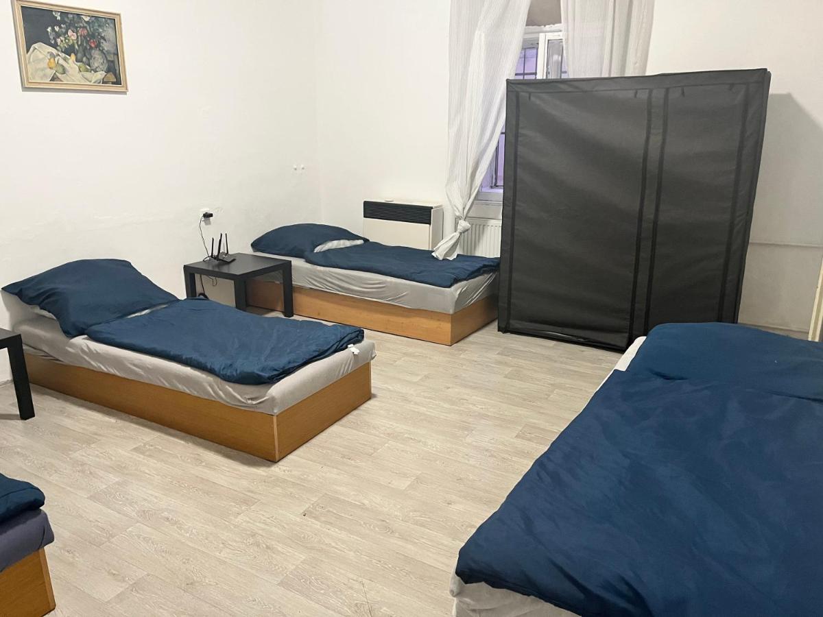 Restaurace u Skálu - Housity