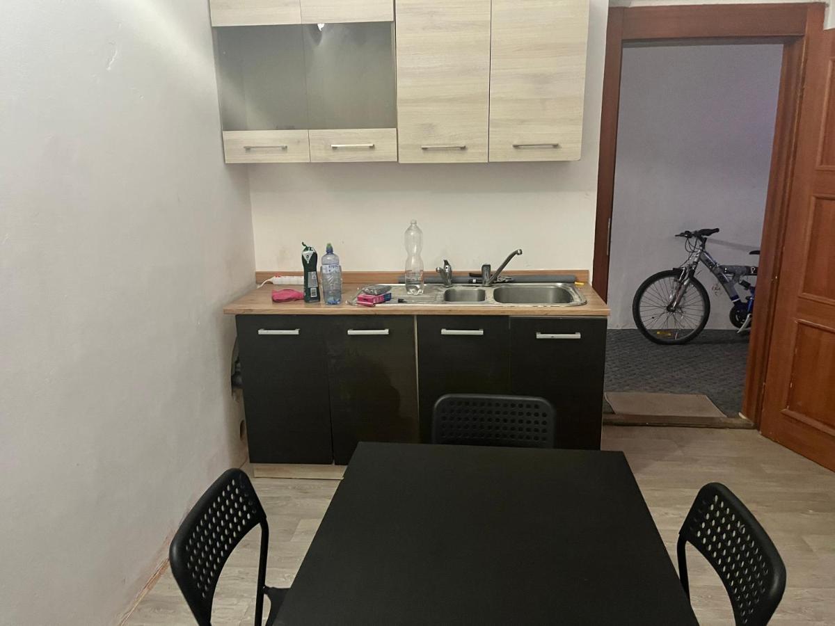 Restaurace u Skálu - Housity