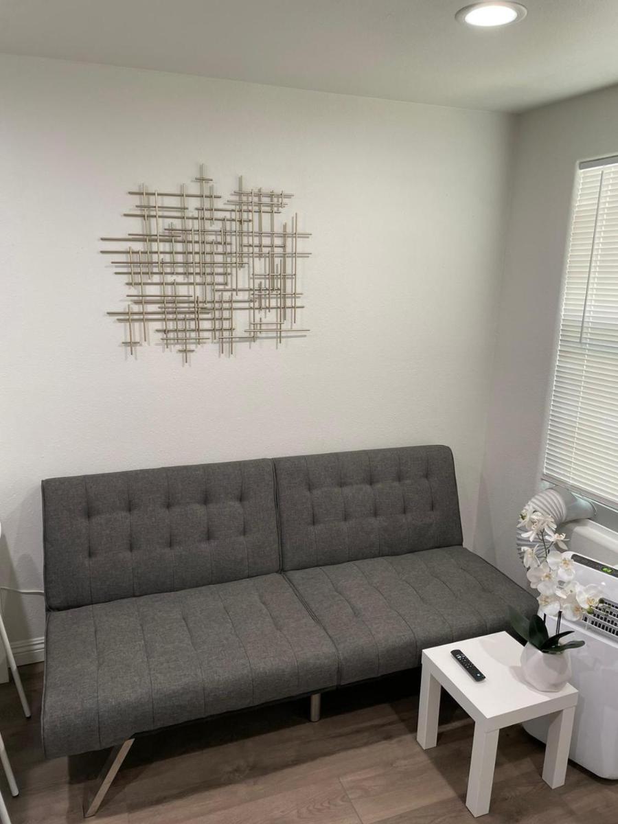 LA Brand New House - Housity