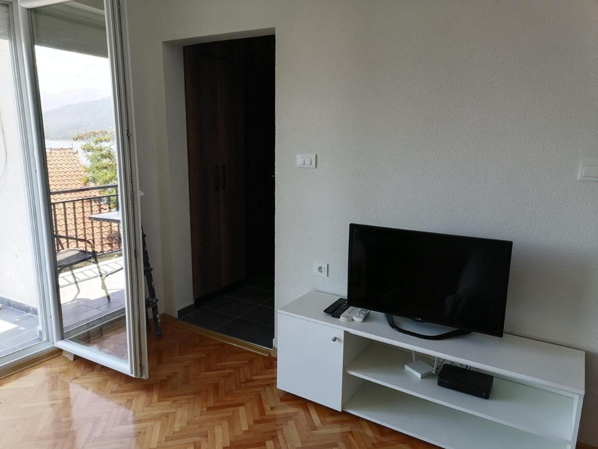 GREY Apartment Ohrid - Housity