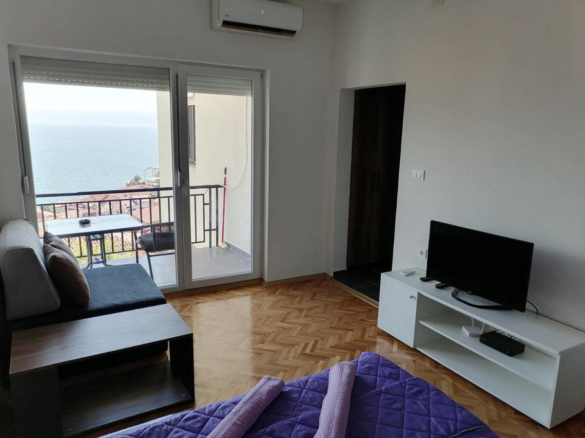 GREY Apartment Ohrid - Hizvo