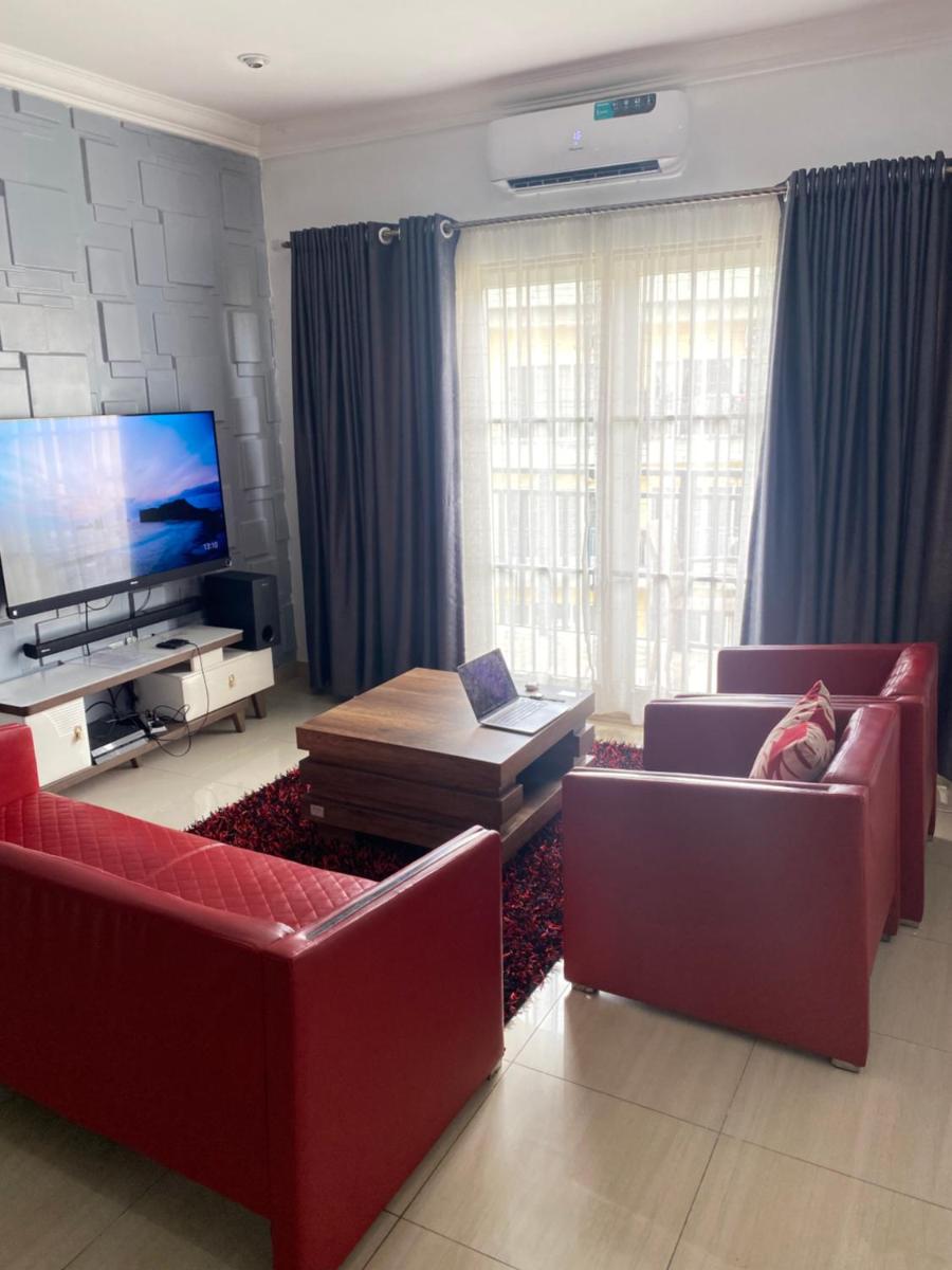 Suitetrails - Lovely 3 bedroom serviced apartment at Golf Estate