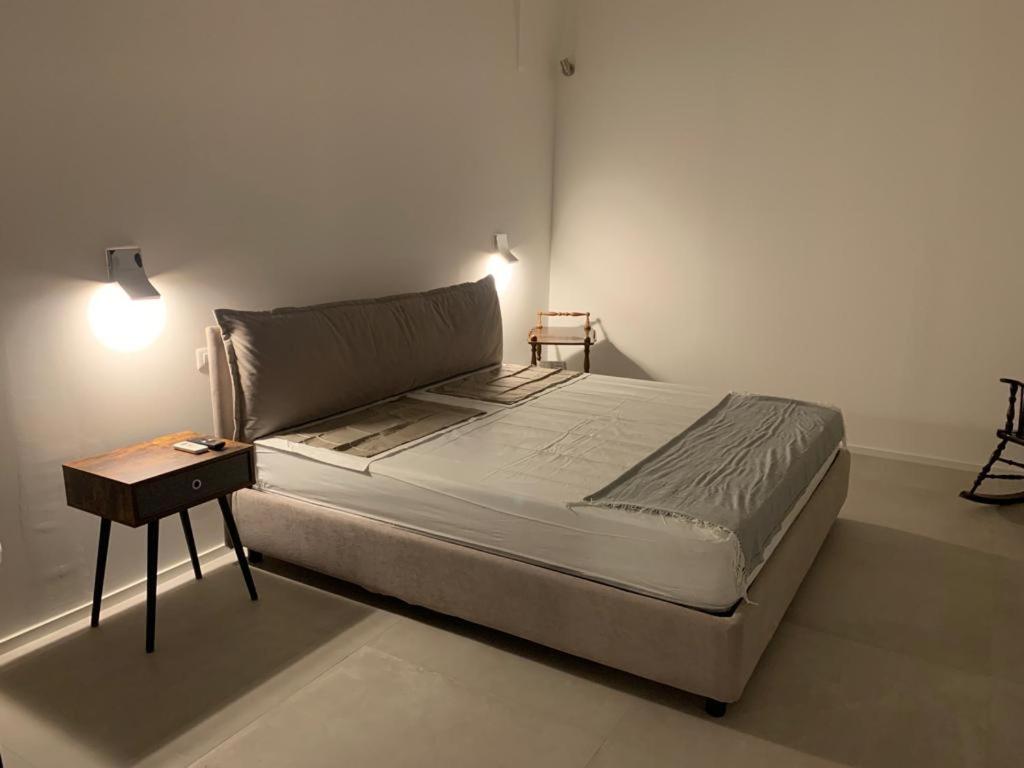 Anema e Core by Andrea de Carlo - Housity