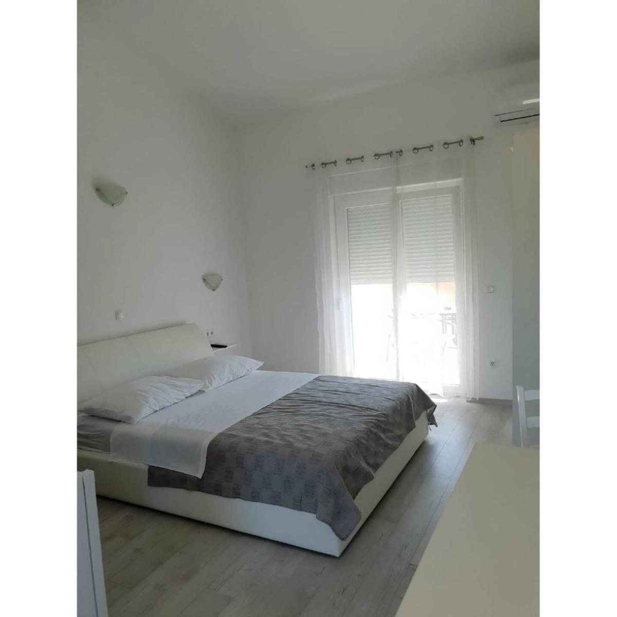 Apartments with a parking space Bibinje, Zadar - 18619 - Housity