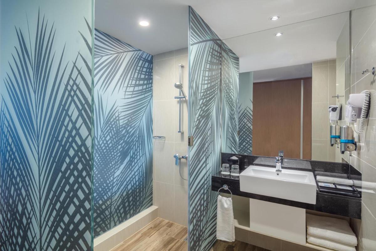 Holiday Inn Express Kota Kinabalu City Centre by IHG - Housity