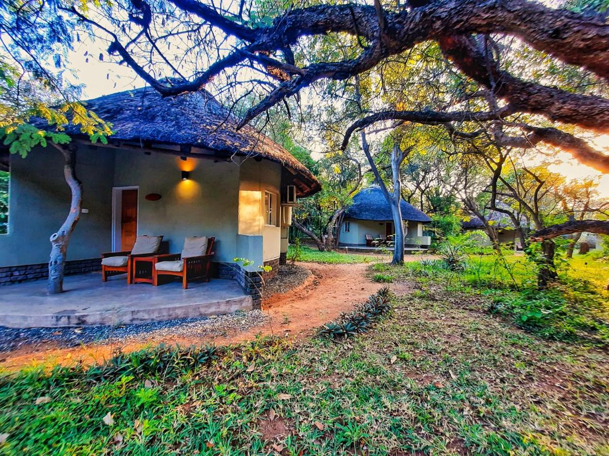 Suitetrails - Sefapane Lodge and Safaris