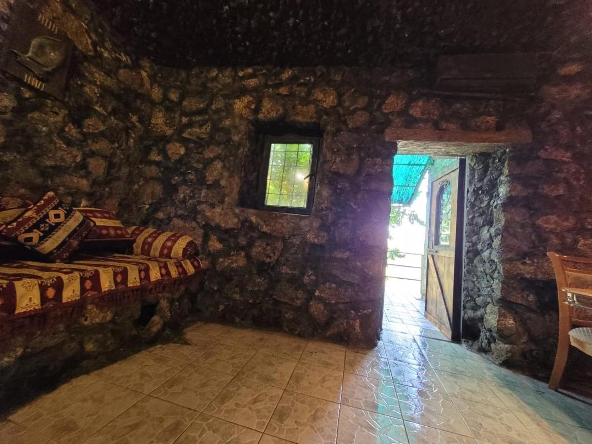 Holiday House in Yerevan with Garden and Lovely Views - Housity