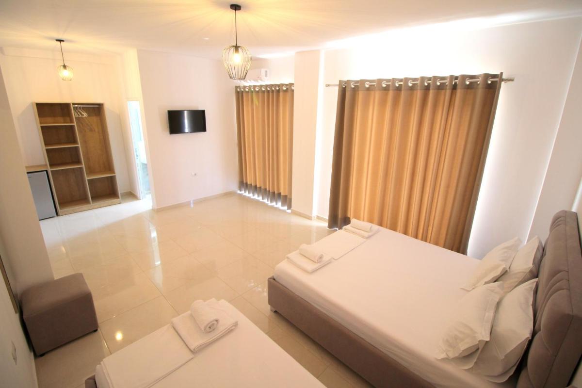 J&B Hotel - Housity
