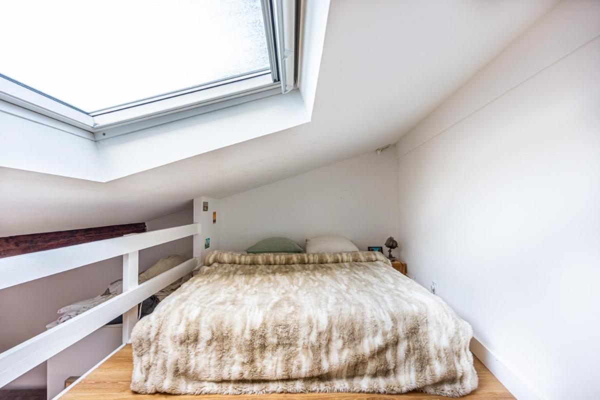 GuestReady - Cozy Mezzanine Apartment - City Center - Housity