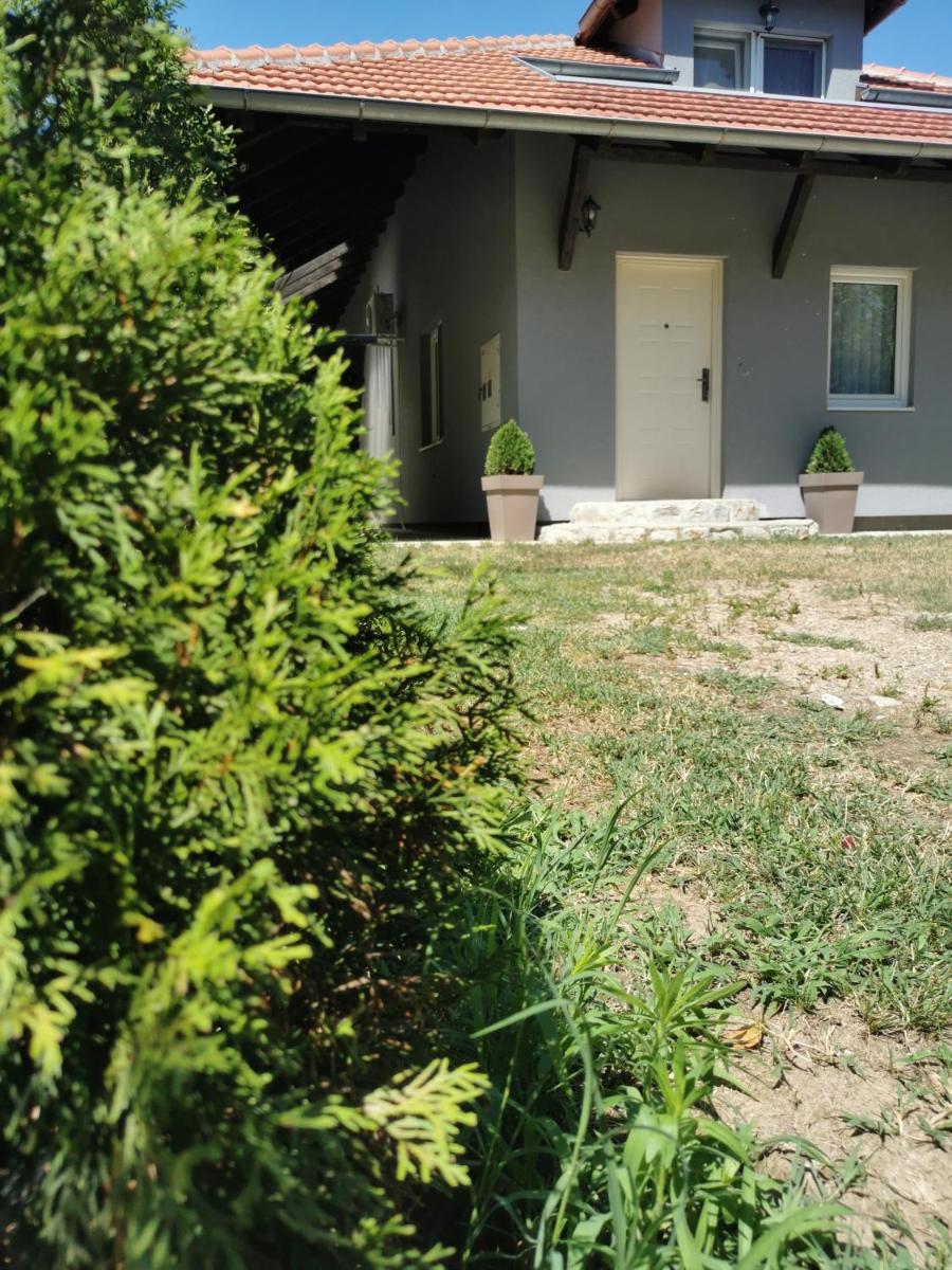 Kuca za odmor-Zelena Oaza - Housity