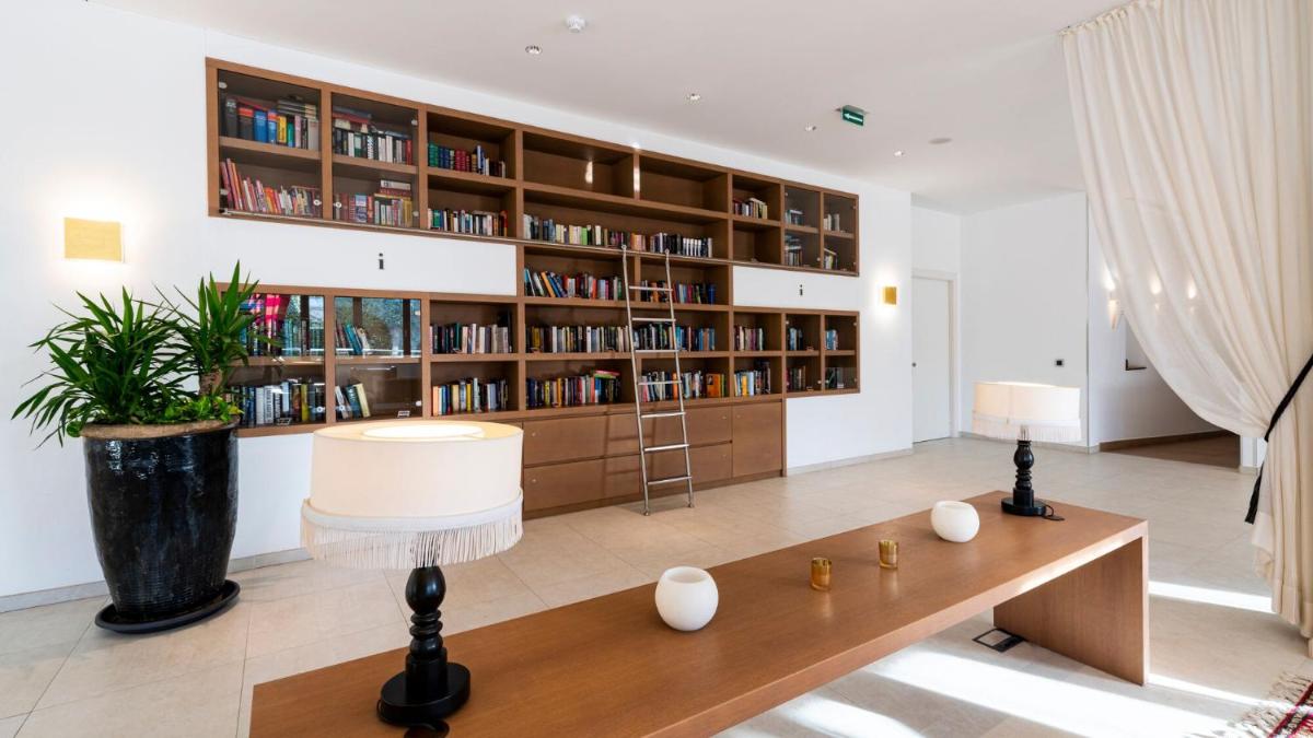 Biblioteca en el apartahotel