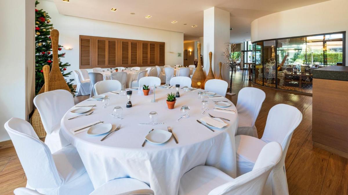 Un restaurante o sitio para comer en Hapimag Apartments Marbella