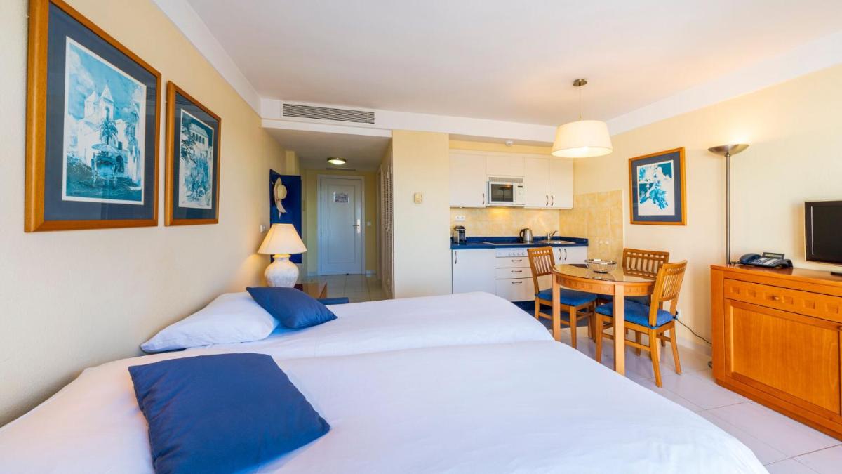 Cama o camas de una habitación en Hapimag Apartments Marbella