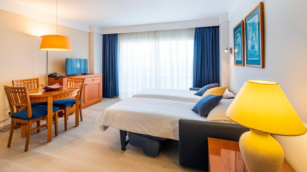 Cama o camas de una habitación en Hapimag Apartments Marbella