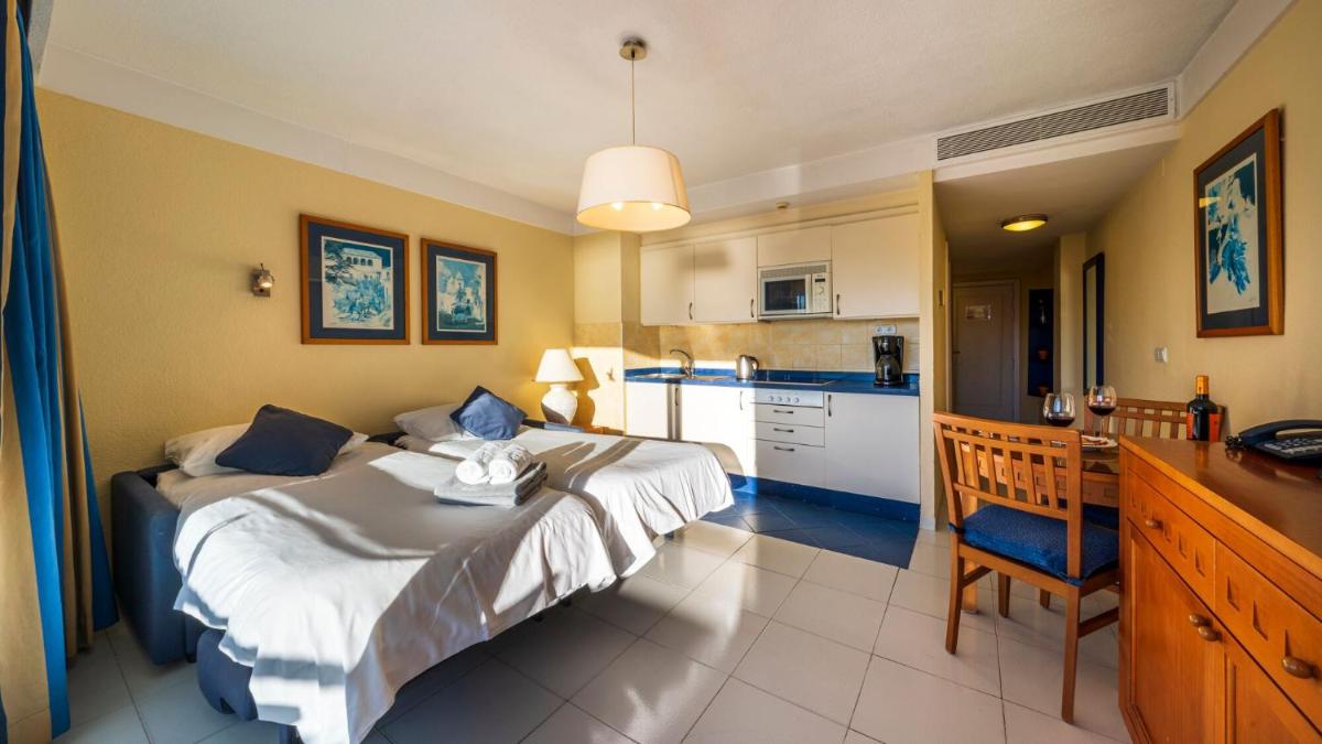 Cama o camas de una habitación en Hapimag Apartments Marbella