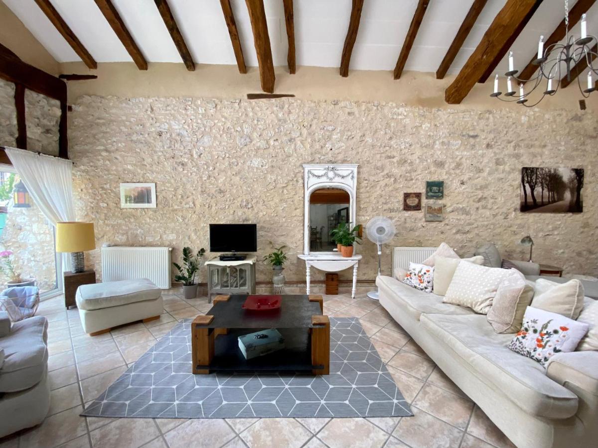 Anahata Gite - Housity