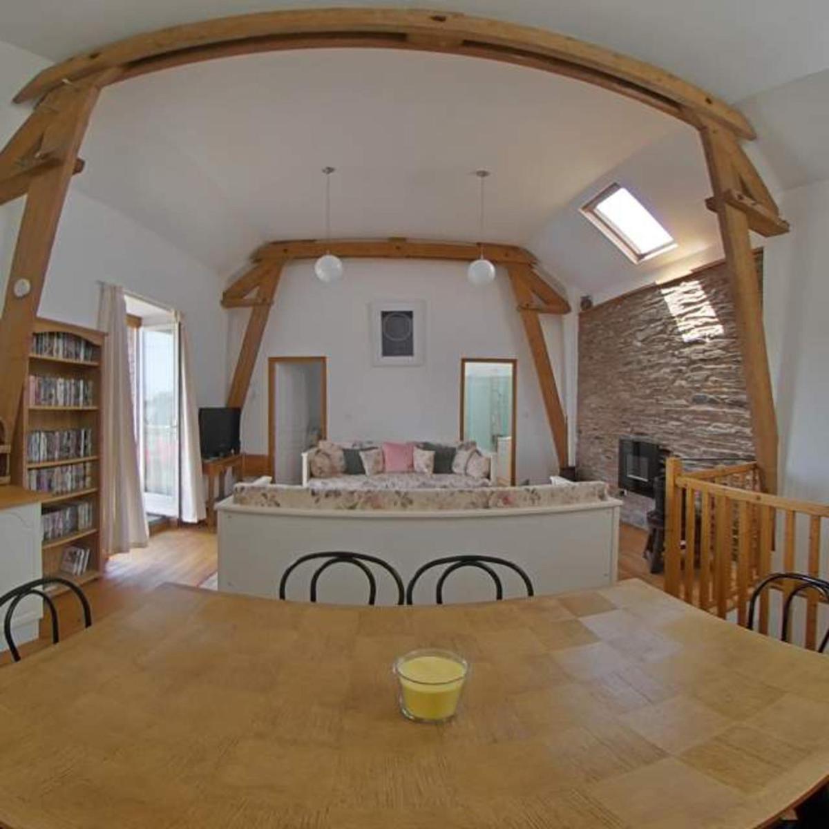 4 bed barn sleeps 8 private pool Chattemoue Javron - Housity