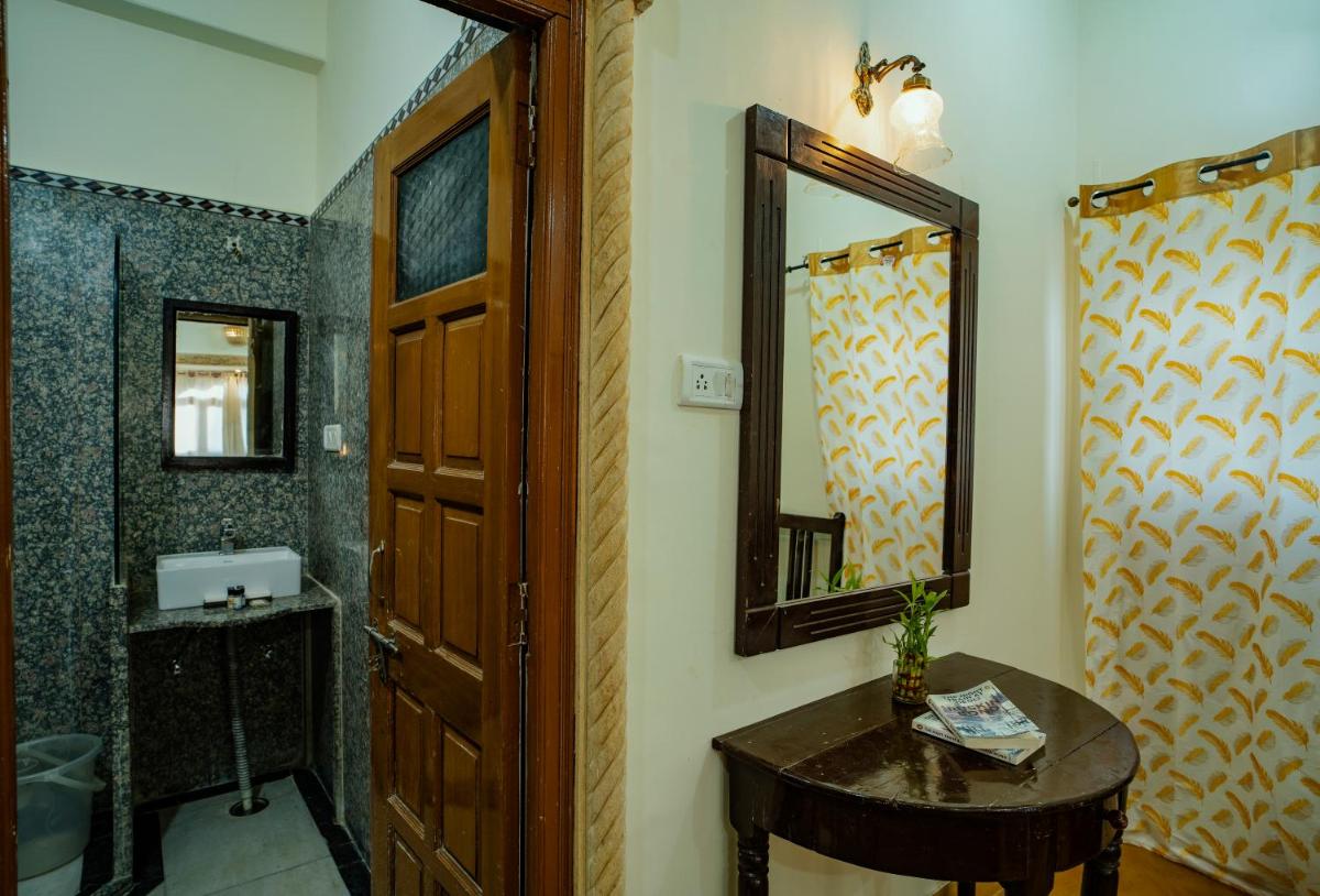Tripli Hotels Prithvi Palace - Housity