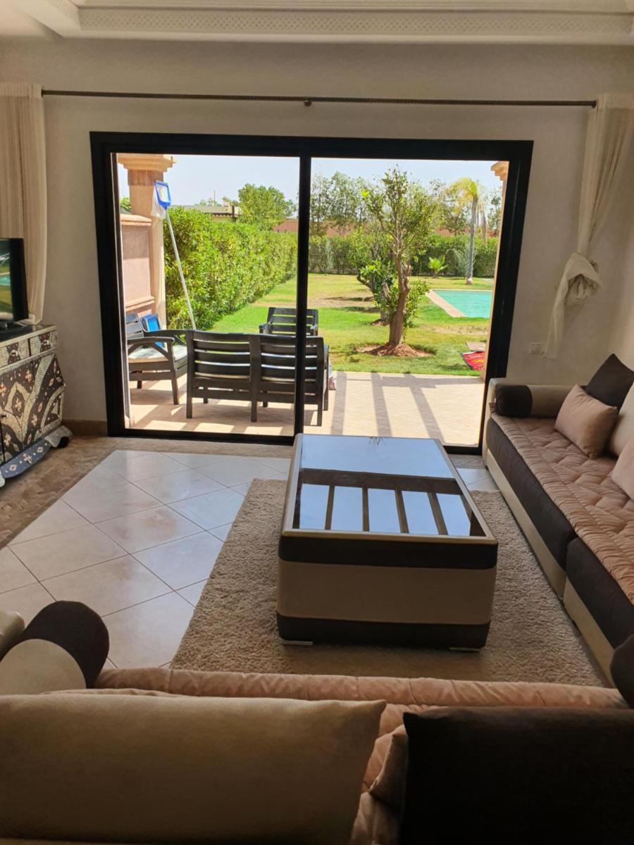 Superbe villa avec piscine privée - Housity