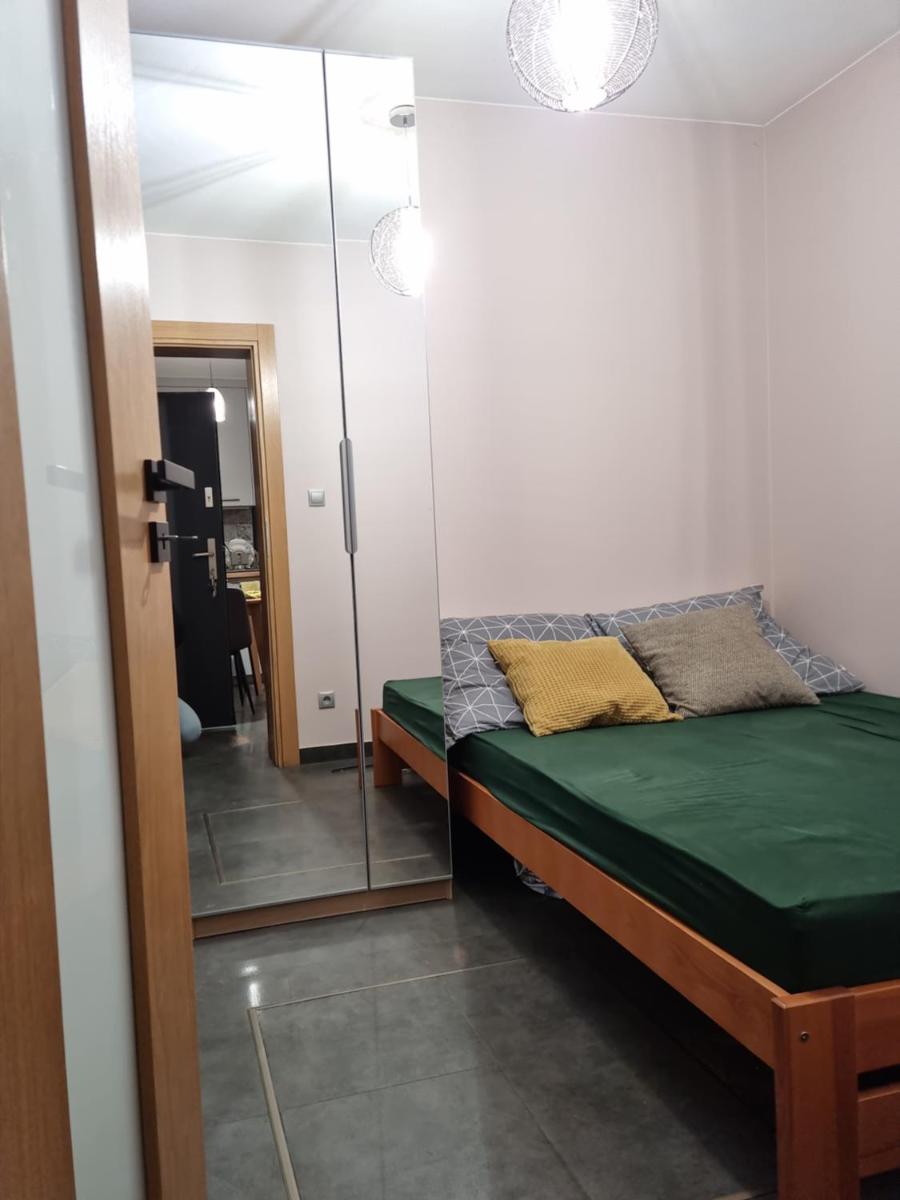 Popielaty Zakątek - Housity