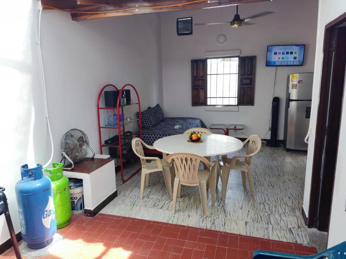 Cabaña 52 en la Aldea Doradal Santorini Colombiano - Housity